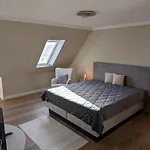 Strandburg-App-14